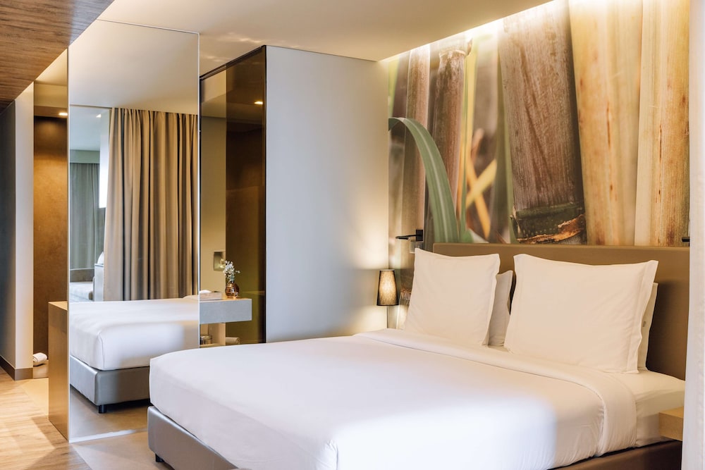 Suite, Single Bed, Lateral Side Ocean View, Sofa