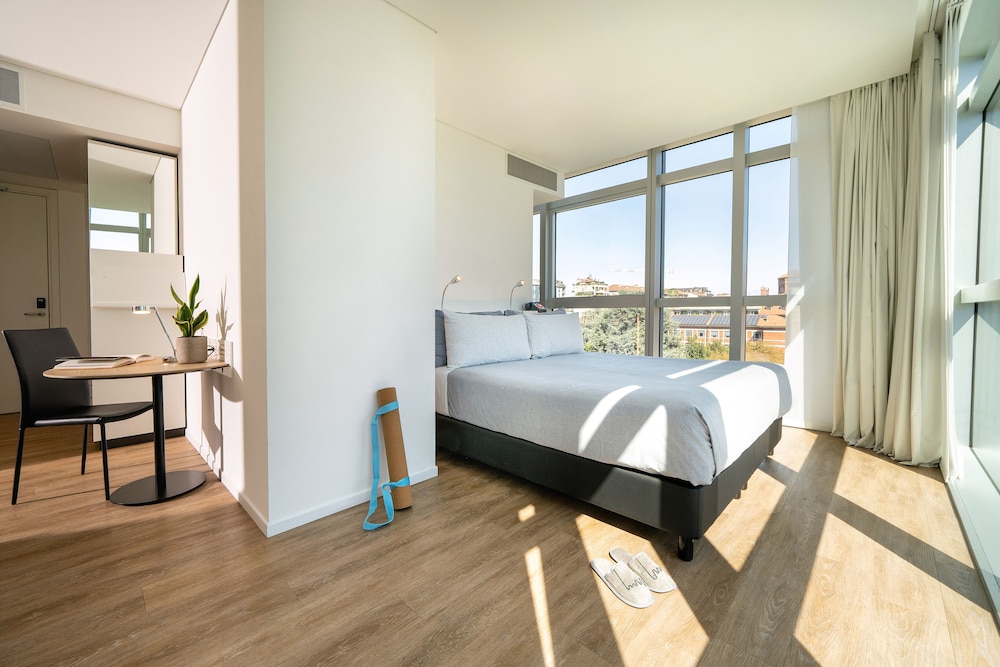 Connecting, Innside, Loft, 1 Single and 2 Double Beds, City View