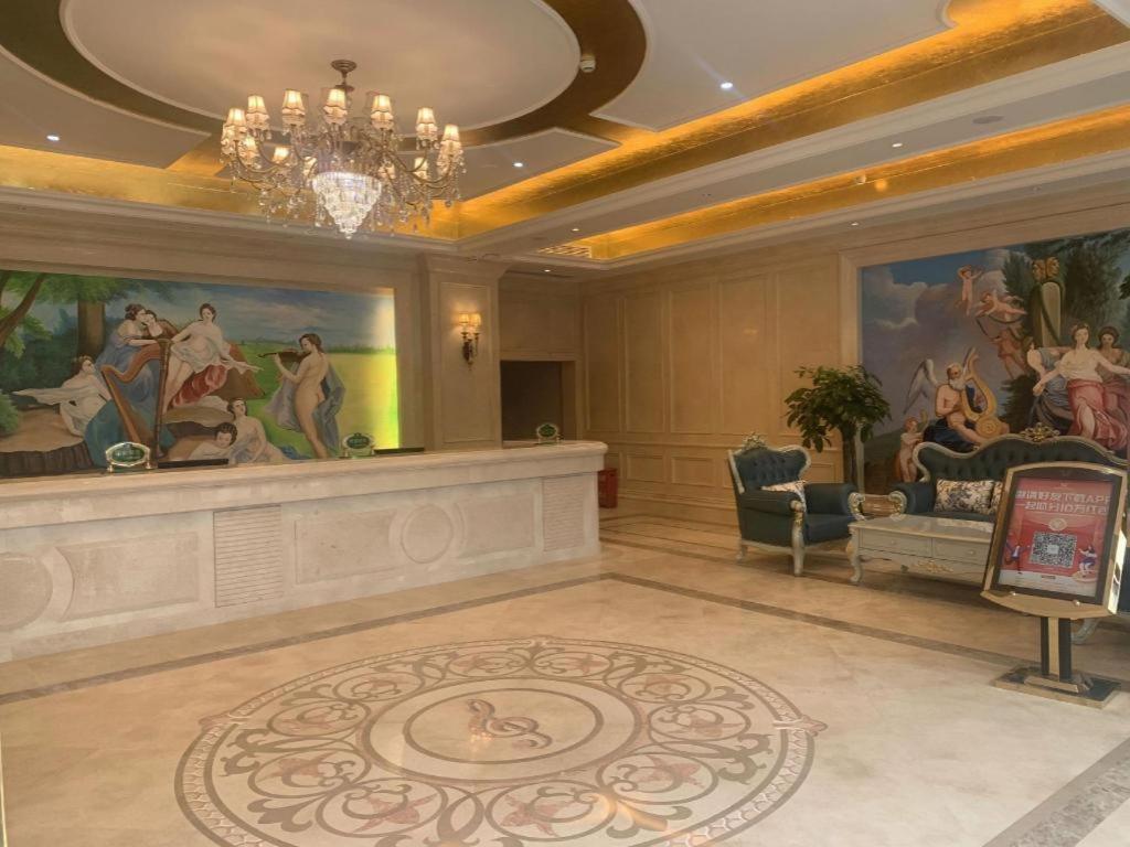 Vienna Hotel (Chengdu University of Petroleum Subway Station) 13/61