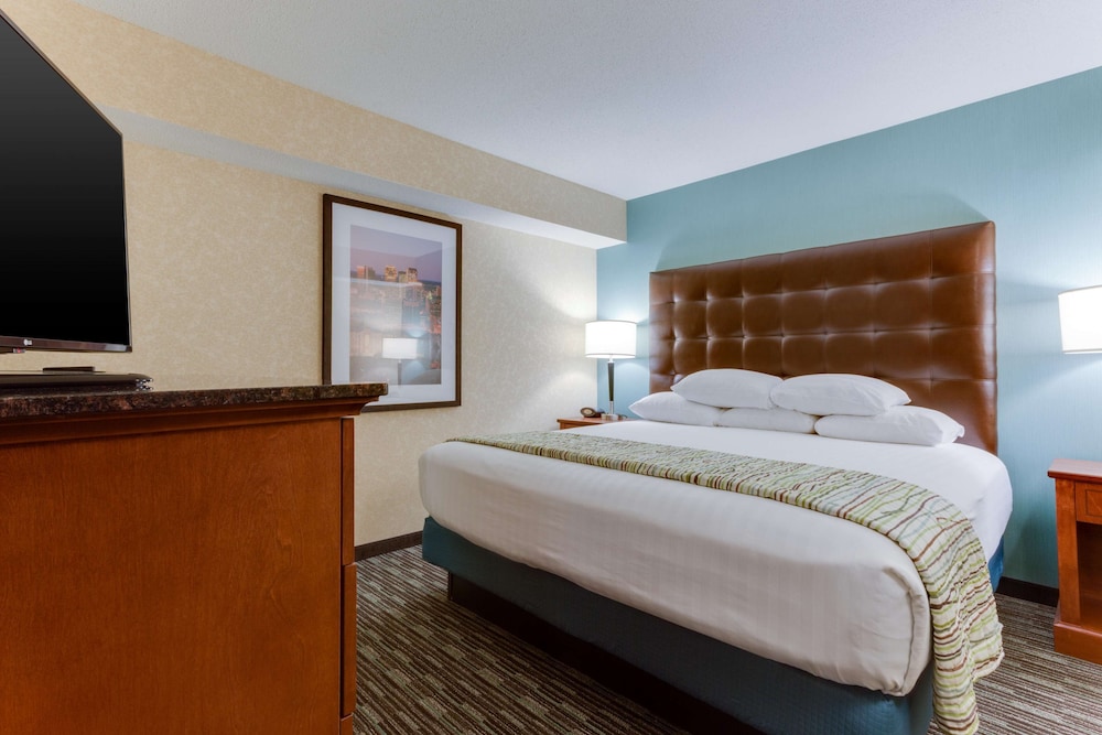 2 ROOMS, SUITE, KING BED, SOFA