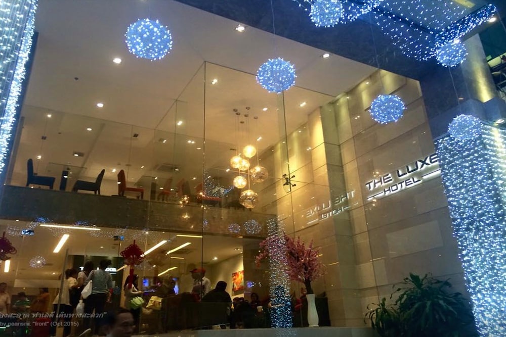 The Luxe Hotel 4/50