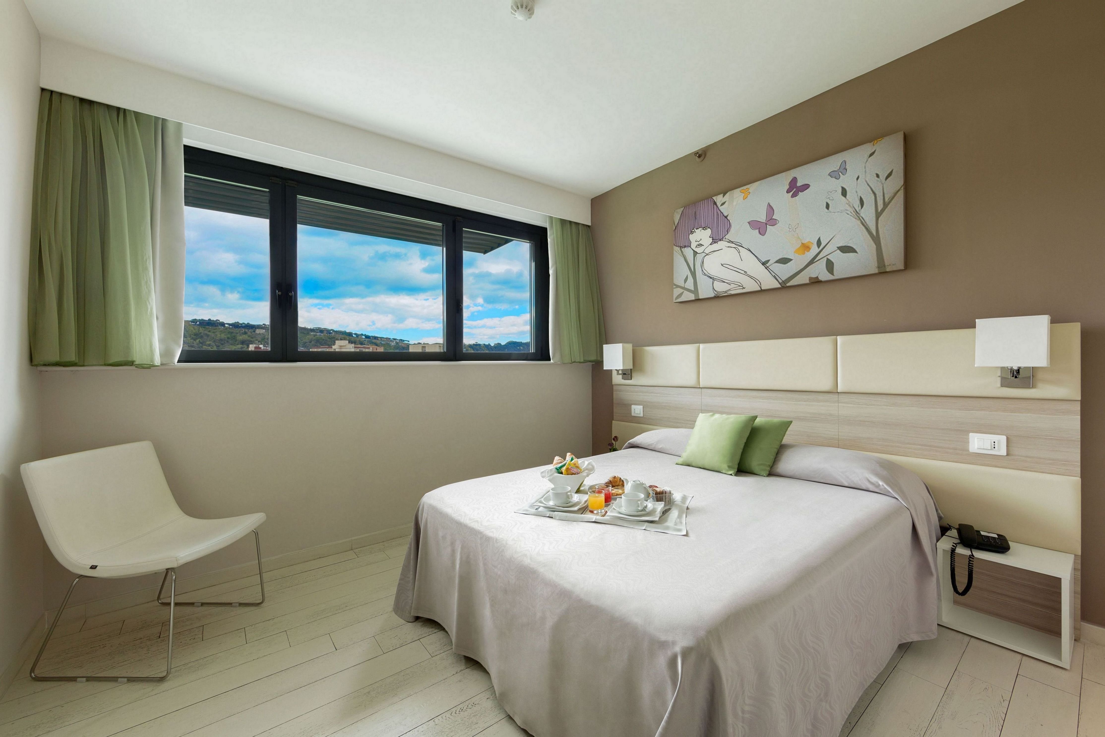 HOTEL CRISTINA 13/18