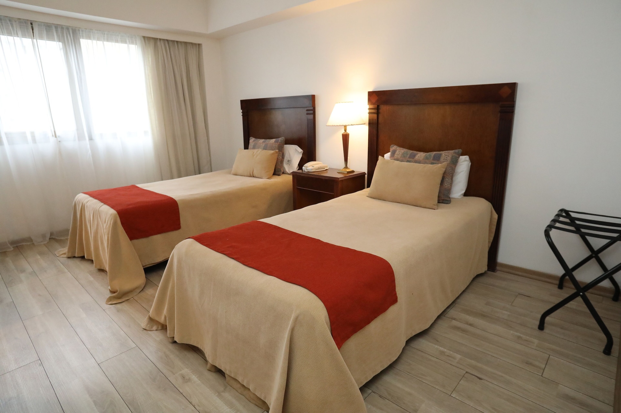 CLASSIC, TWIN BEDS