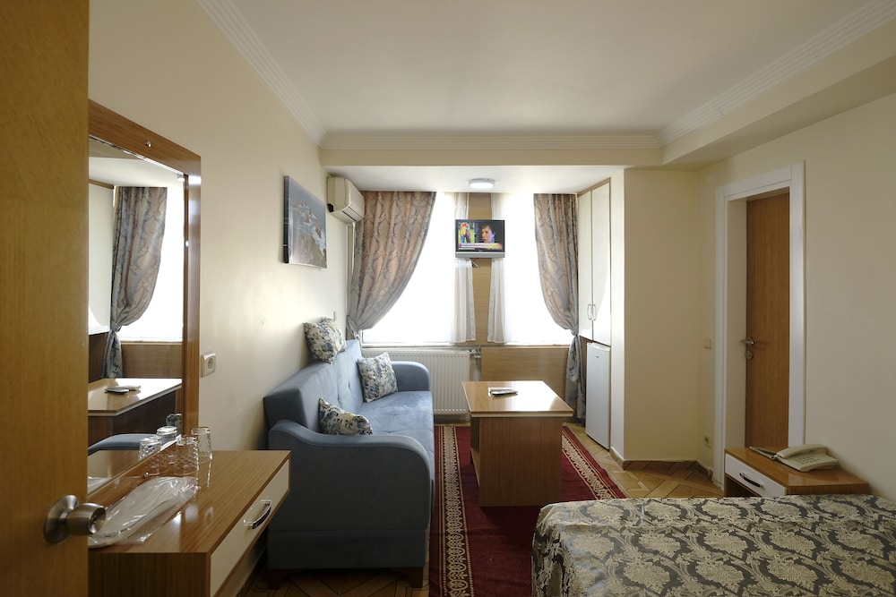 Ozbek Hotel 45/64