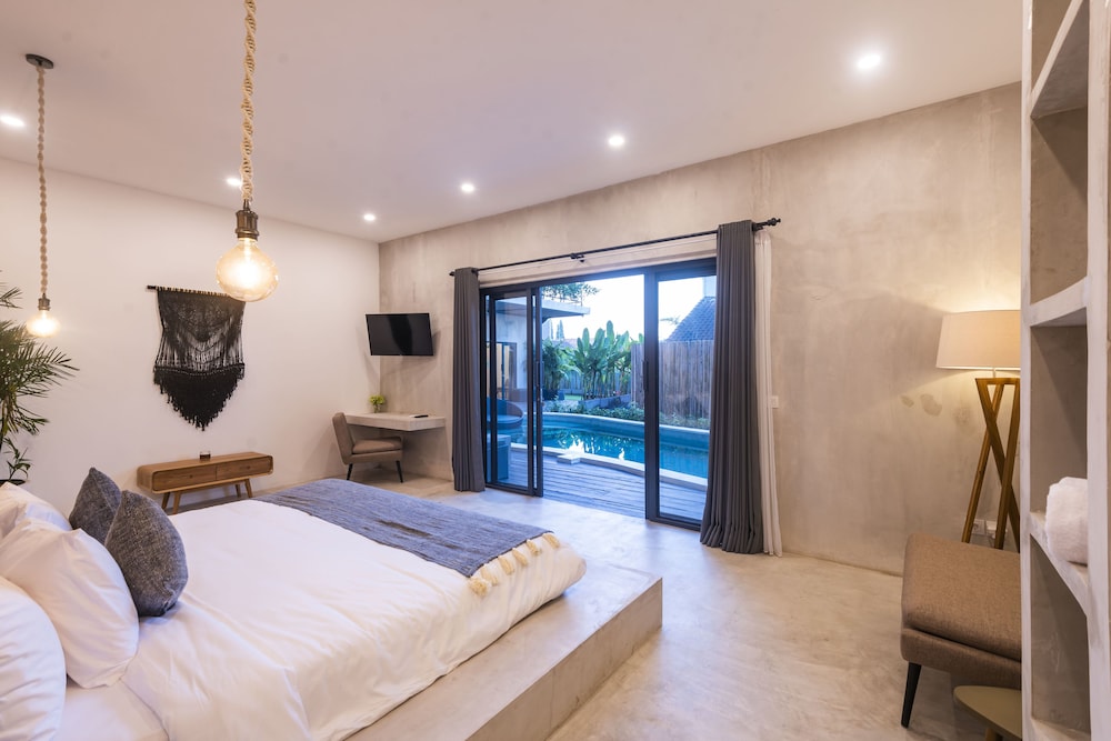 استوديو ديلوكس بسرير كينج بإطلالة على المسبح، Canggu Dream Studios and Villas 2/6