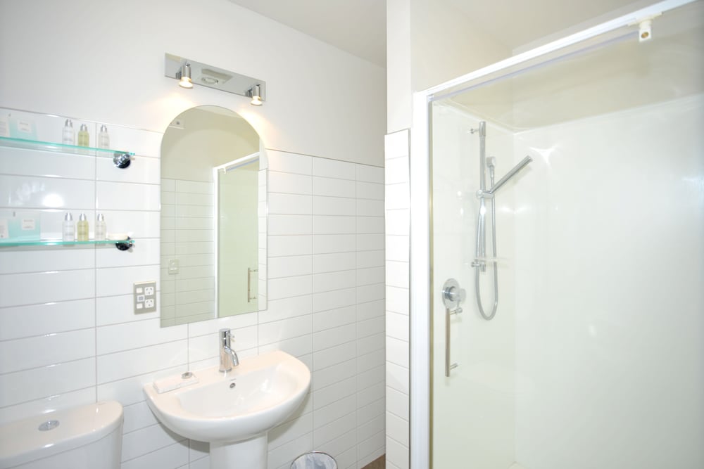 Southwark Hotel Apartments 50/50