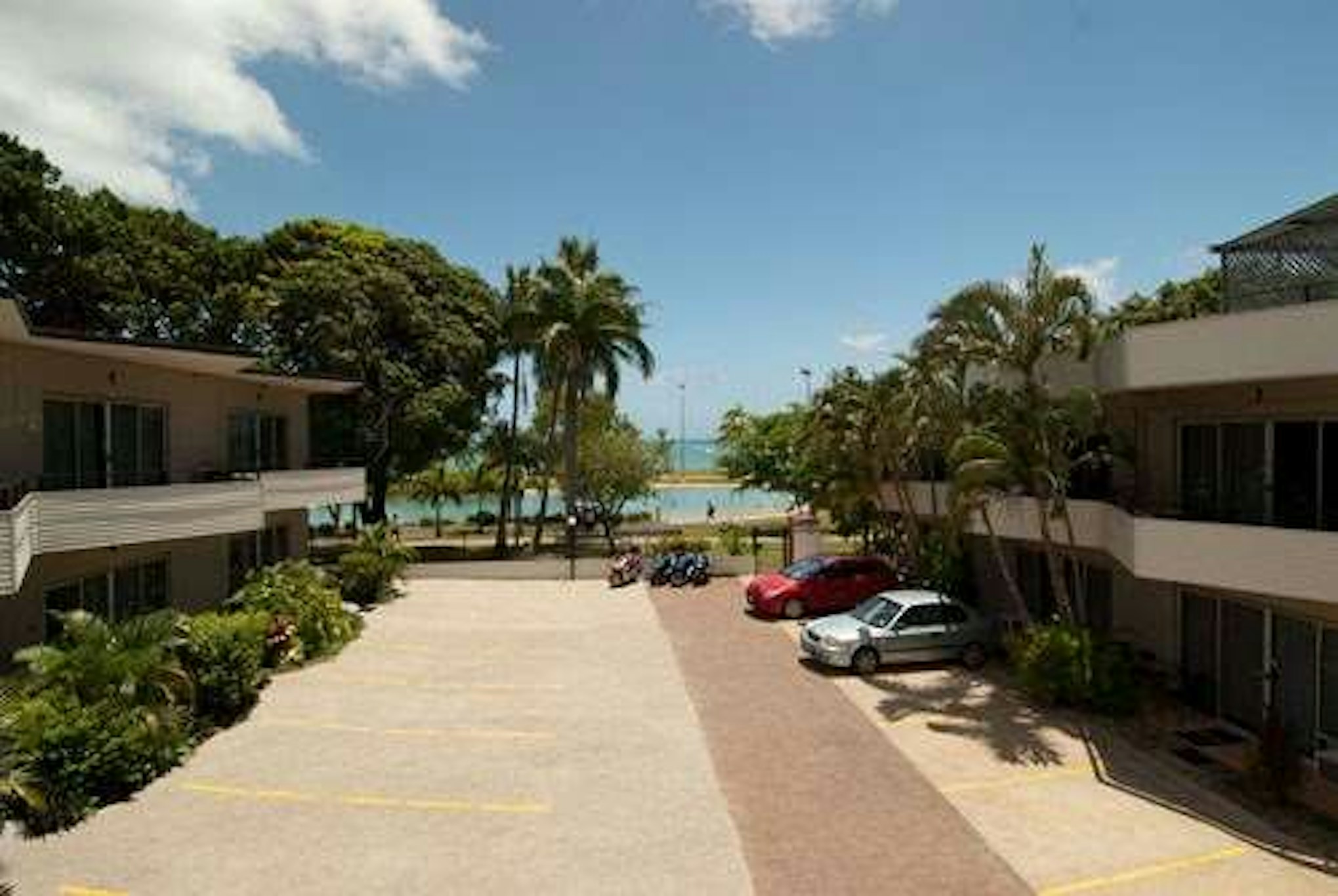 WHITSUNDAY ON THE BEACH 31/31