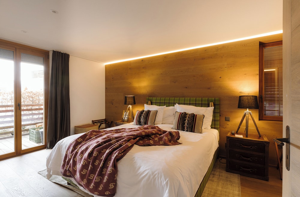 Alpine, Panorama, Residence, King and Twin Beds