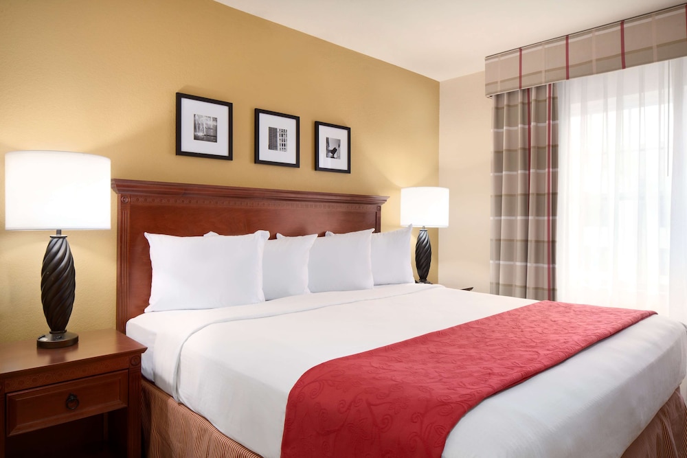 Country Inn & Suites by Radisson, Champaign North, IL 3/23