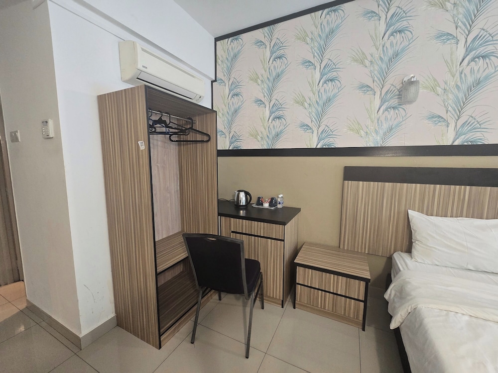 Aster Hotel Bukit Jalil 30/50