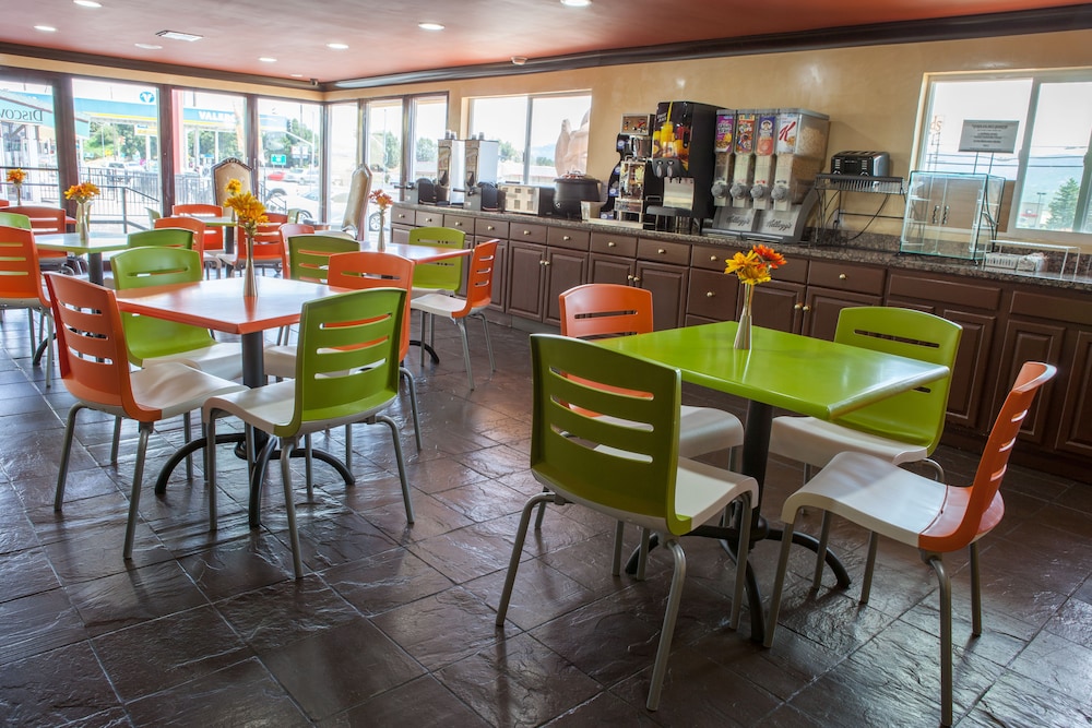 Motel6 Ukiah, CA - North 43/53