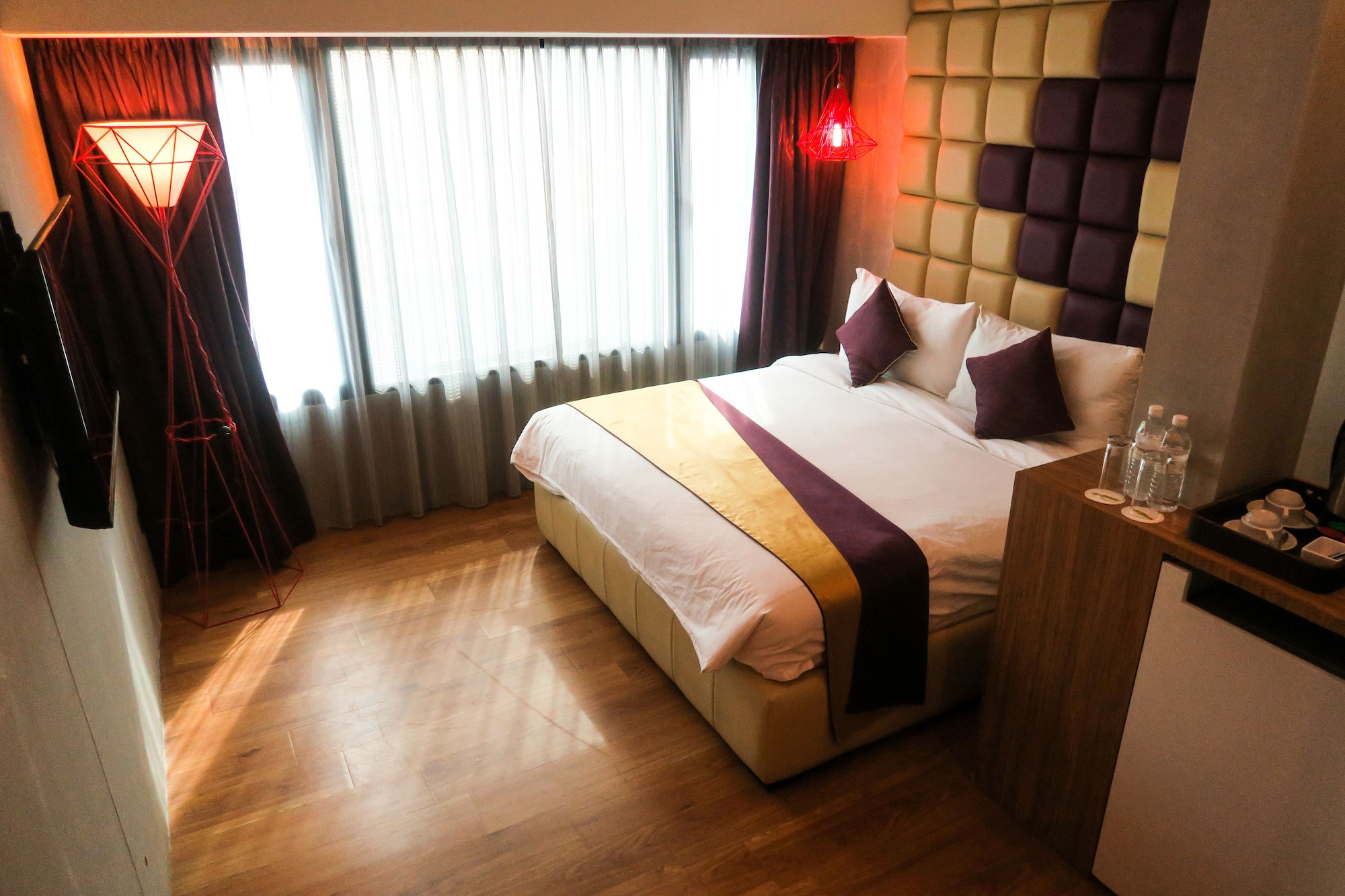 STANDARD, KING BED