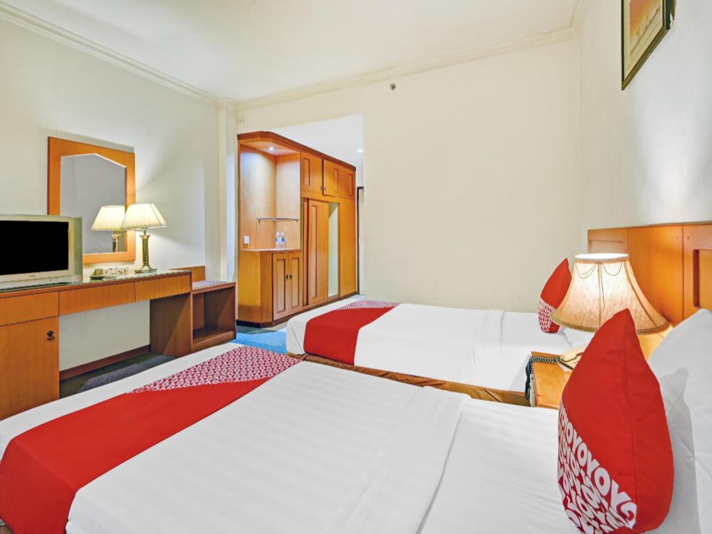 OYO 1178 Plaza Hotel Tanjung Pinang 24/50