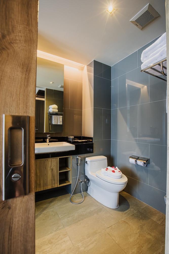 Rak Elegant Hotel Patong 29/69
