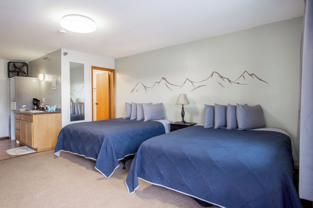 Pioneer Motel 13/43