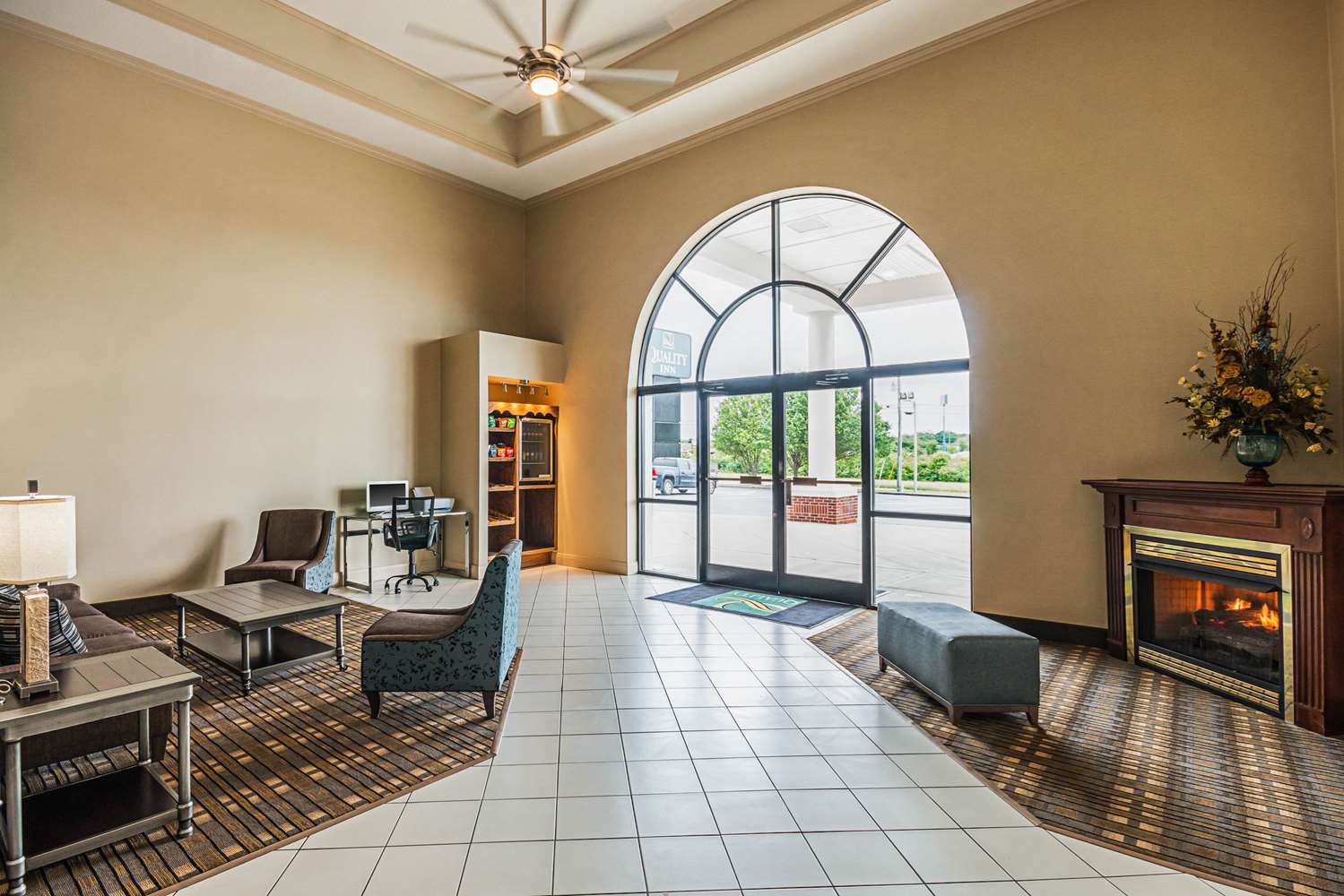 Quality Inn Berea, KY 24/32