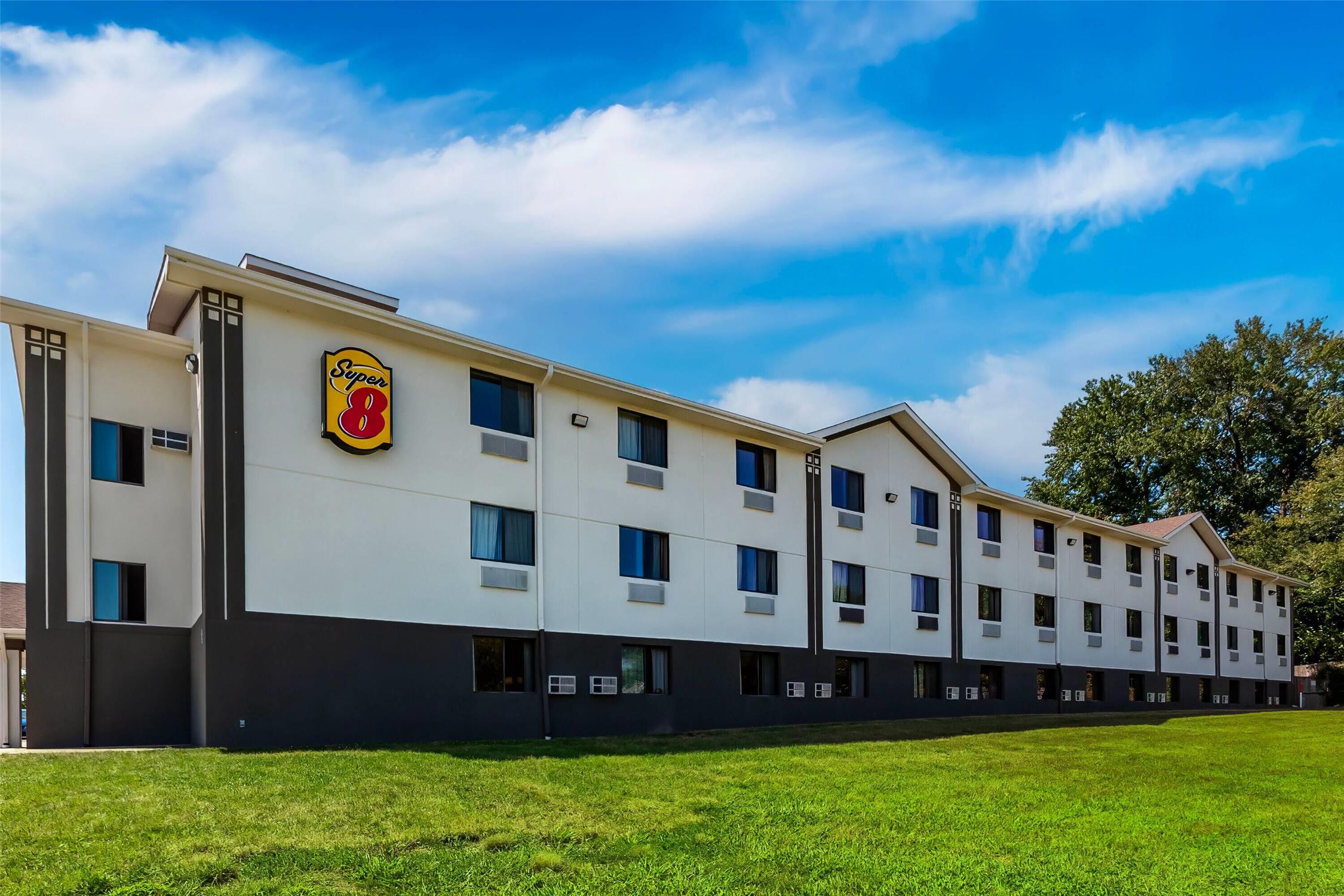 Super 8 by Wyndham Dumfries/Quantico 2/24