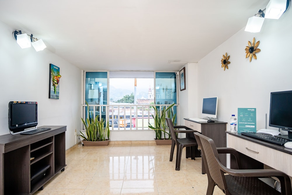 Ayenda 1910 Gold Plaza 20/25