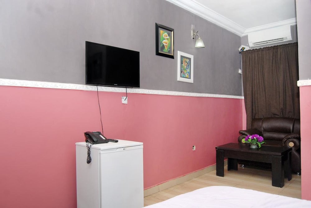 Royal Park Hotel & Suites 9/66