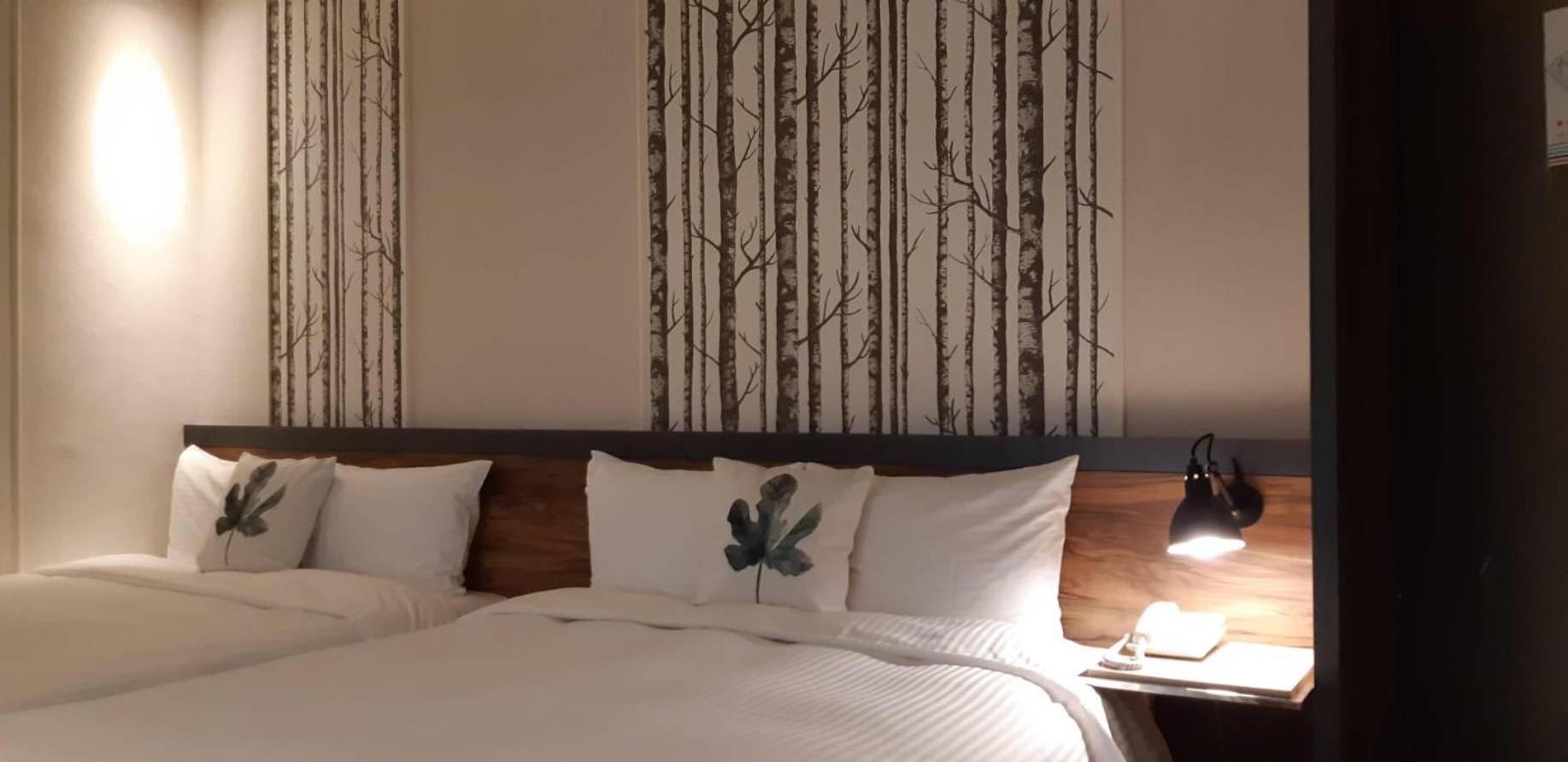 ROOM, QUADRUPLE