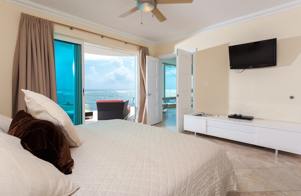 Oyster Bay Beach Resort 9/48