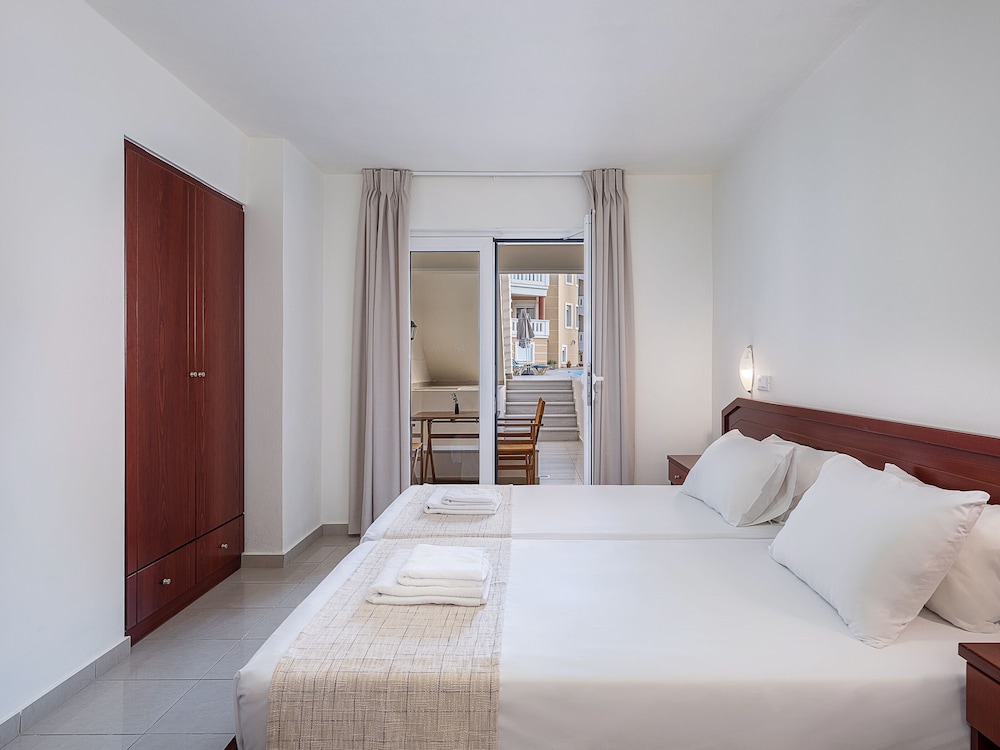 Artemis Hotel Apartments 14/50