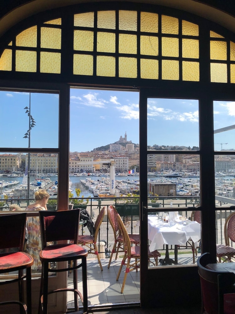 Hotel Bellevue Marseille 59/74