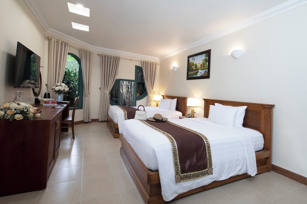 Phuong Nam Resort 12/50