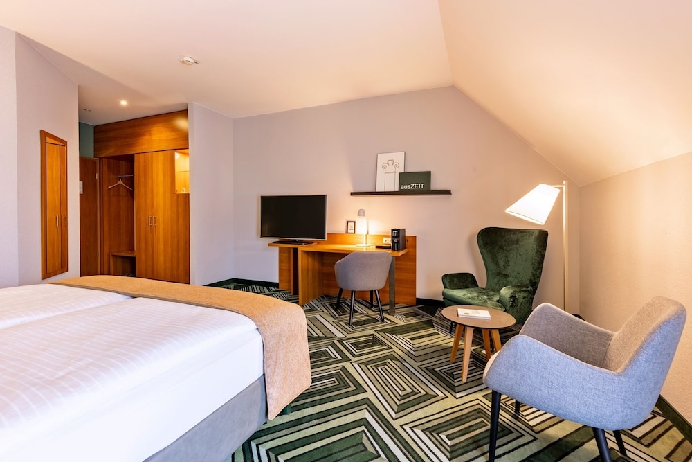Standard, King Bed