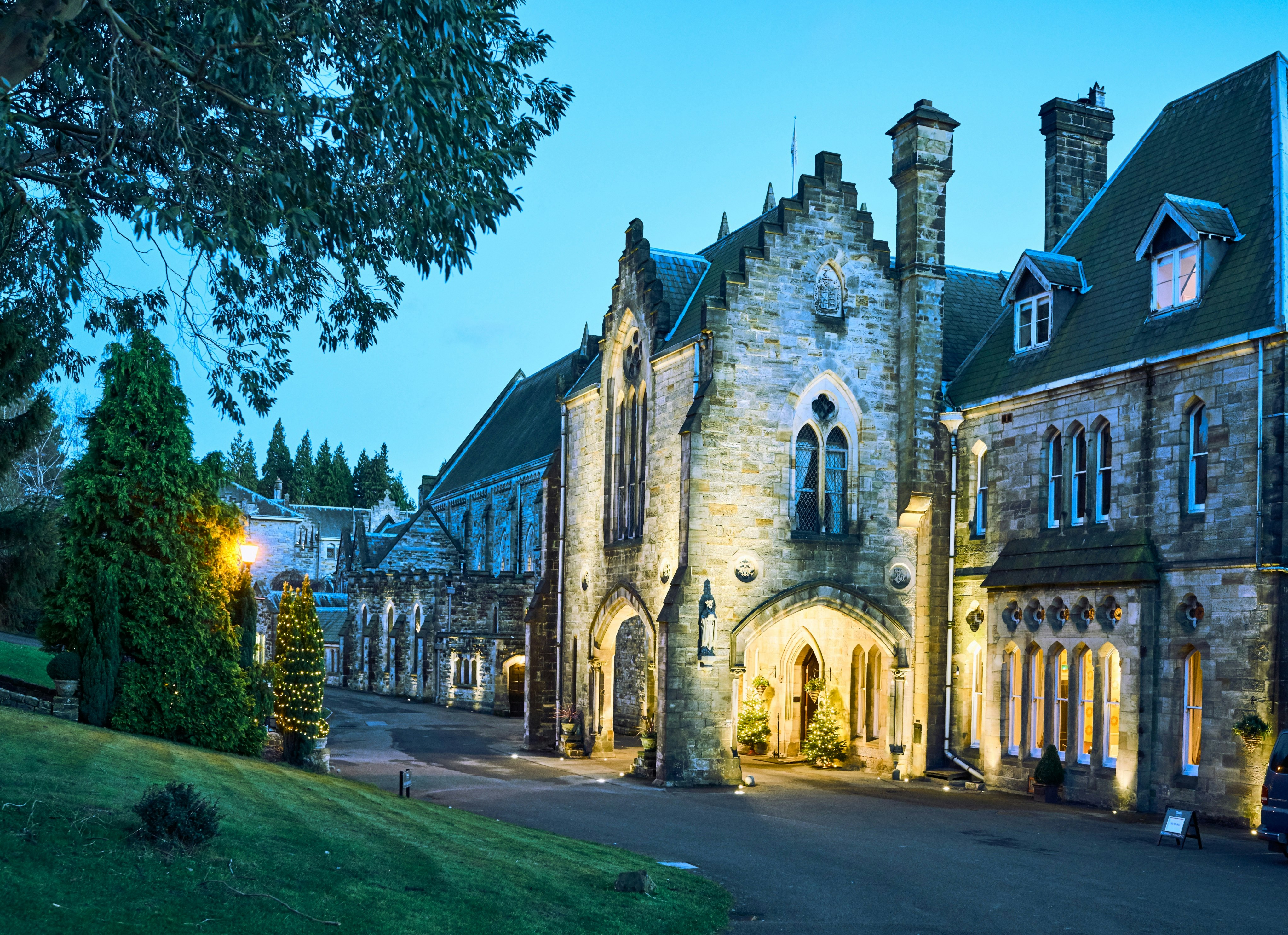 Ashdown Park Hotel And Country Club 2/84