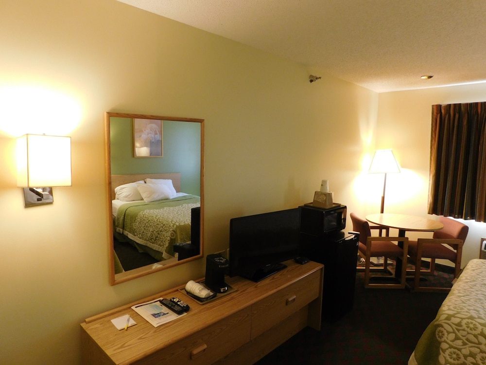 Days Inn by Wyndham Lexington NE 38/46