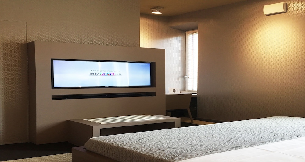 DELUXE, SUITE