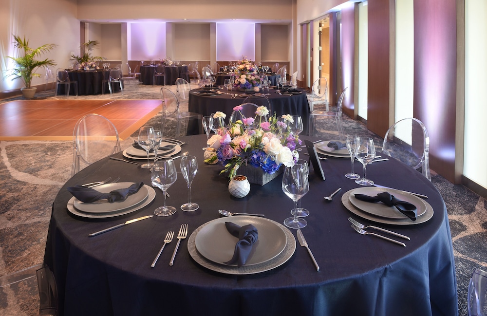 Hyatt Regency Newport Beach West 52/78
