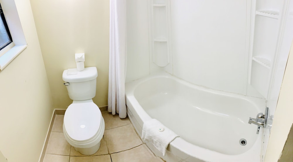 Niagaras Best Inn 23/24