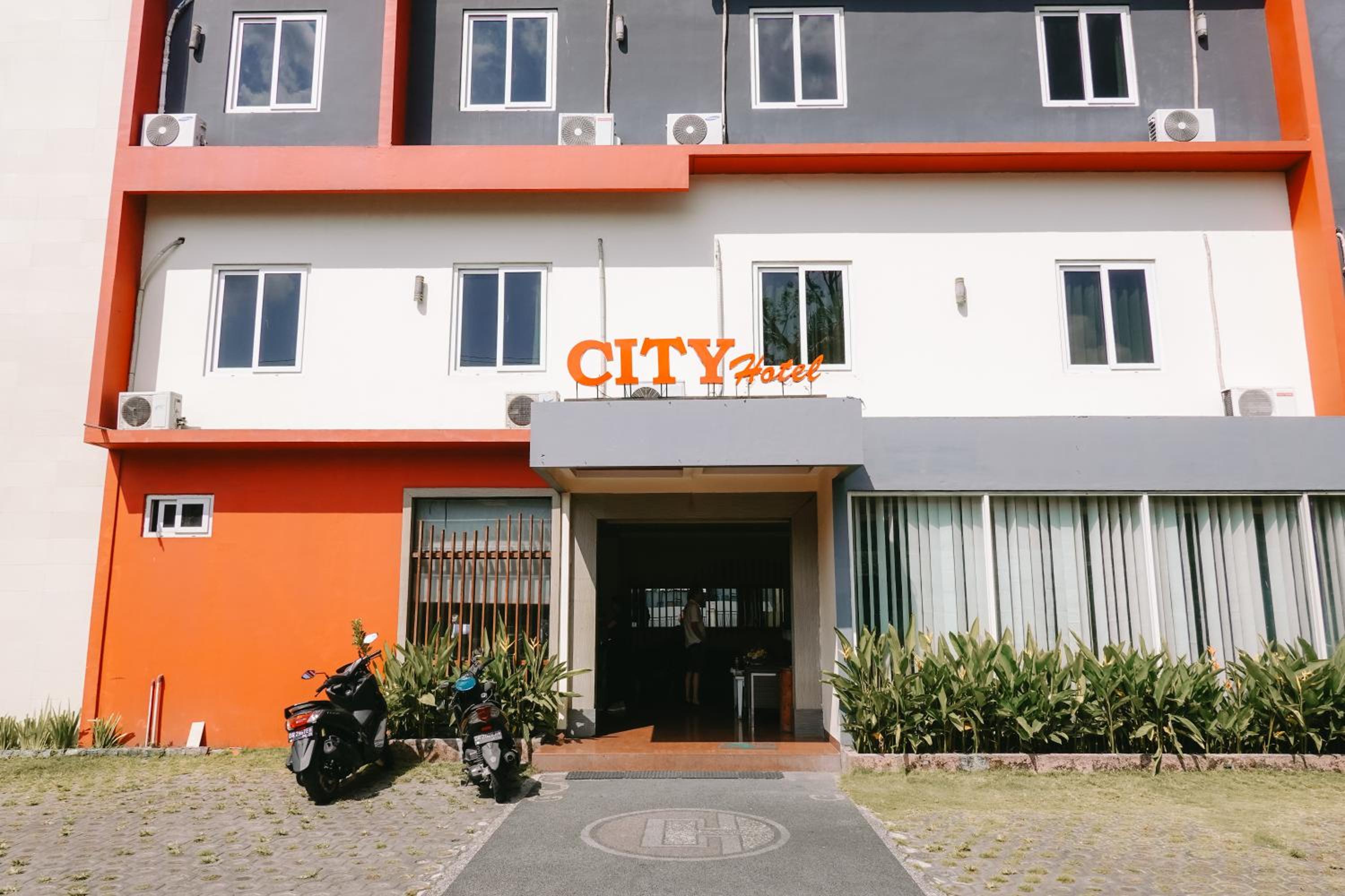 City Hotel Mataram 3/49