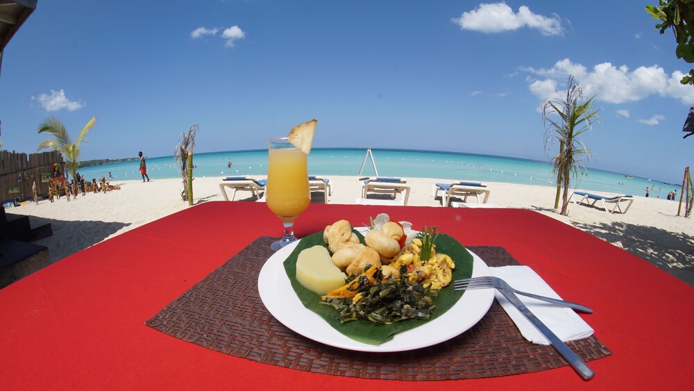 JAMAICA TAMBOO RESORT 11/23