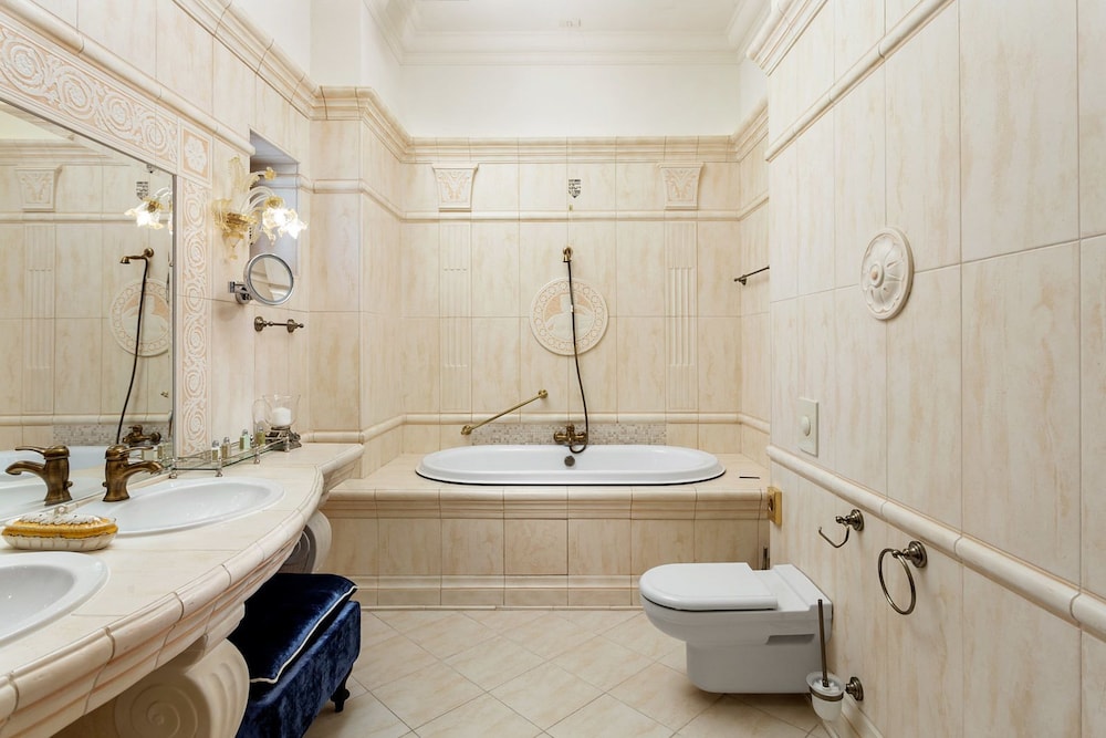 Suter Palace Boutique Hotel 66/69