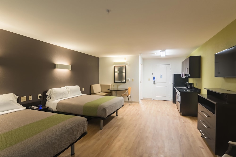 Days Inn & Suites by Wyndham Colorado City/I-20 19/37