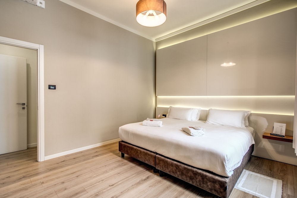 LUXURY, APARTMENT