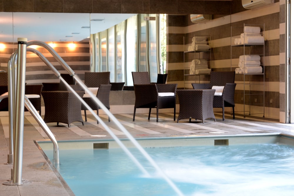 swimming pool spa
