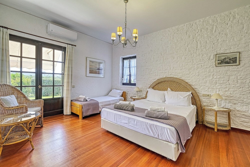 Orange Grove Villa 12/50