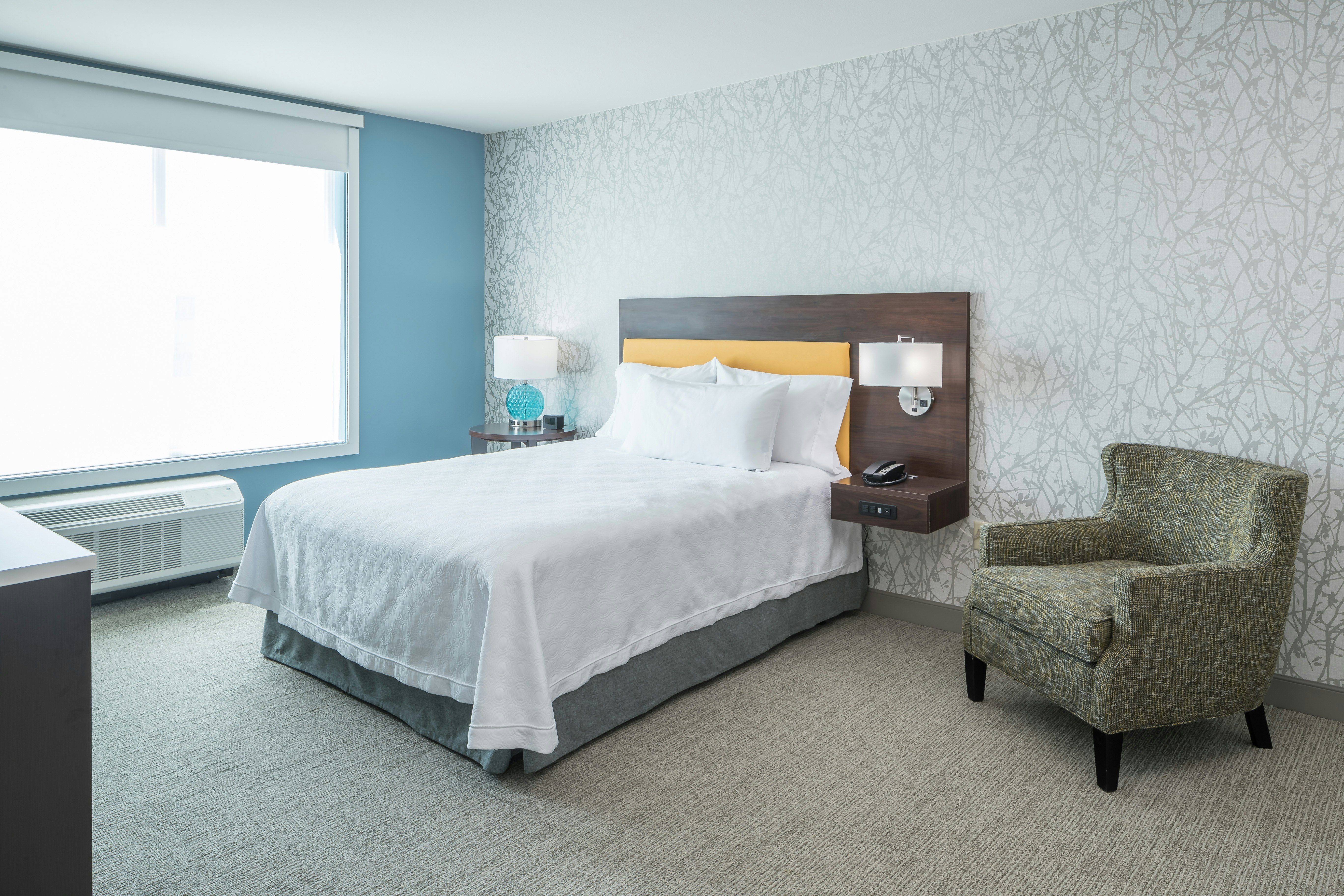 SUITE, QUEEN BED, ACCESSIBLE