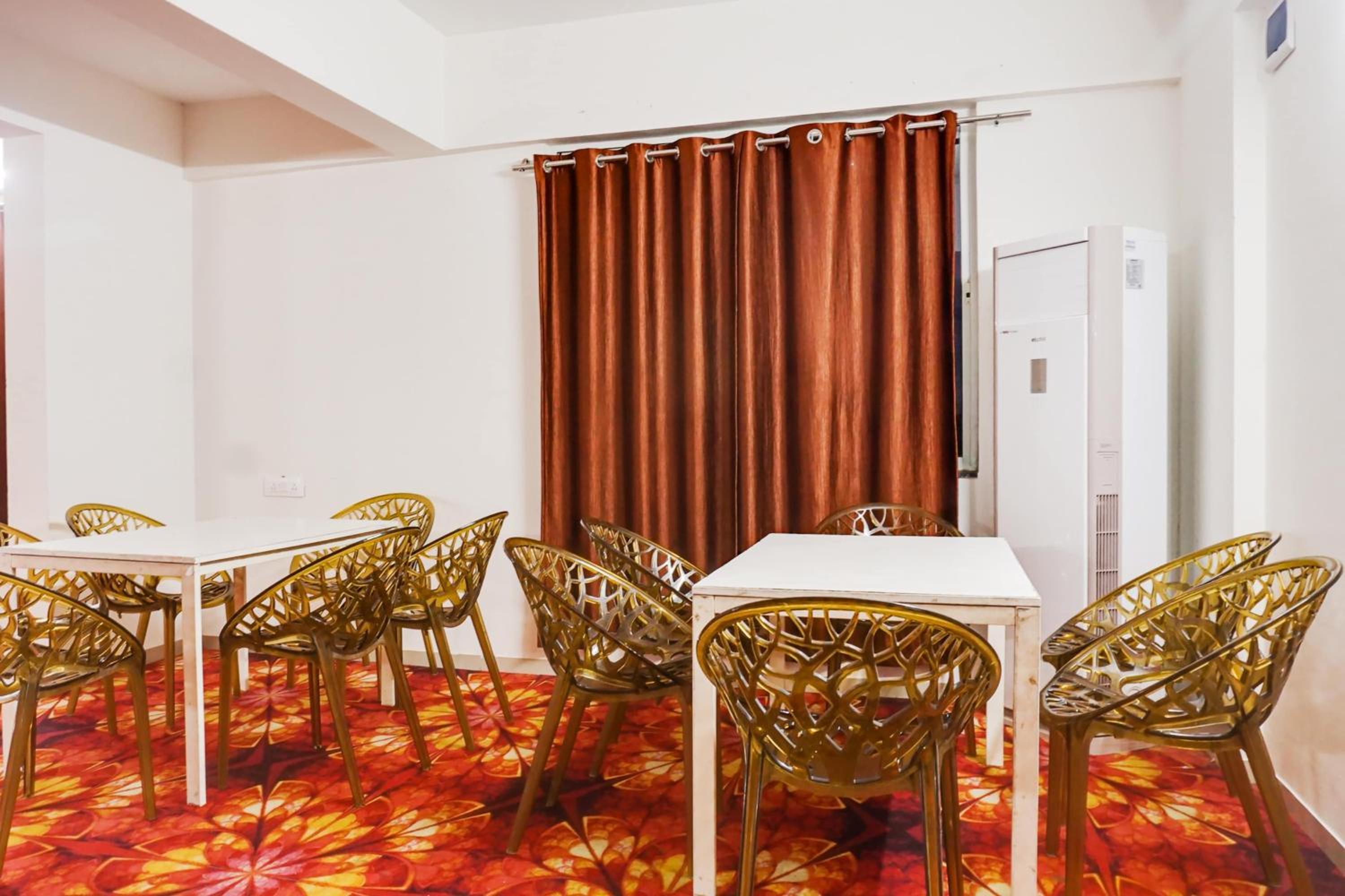 Super Townhouse Lohegaon Near Pune Airport formerly Landmark Regency 29/29