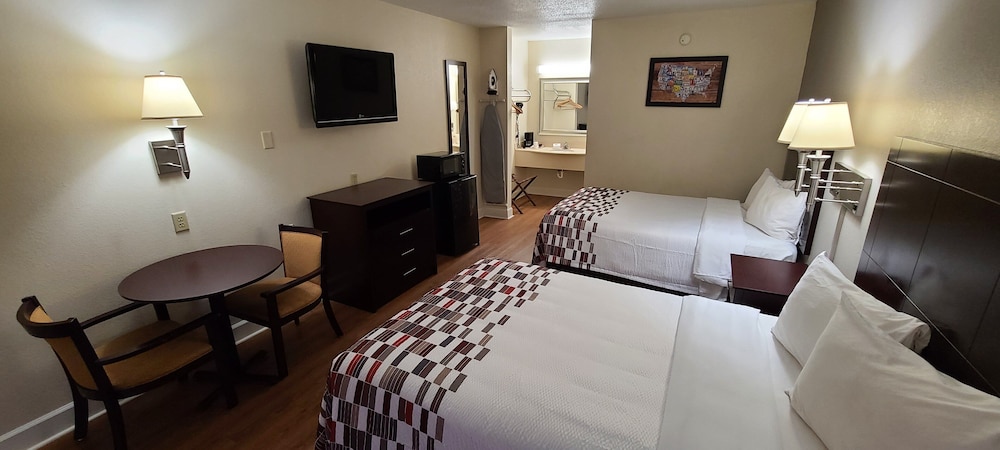 Econo Lodge Tifton 8/19