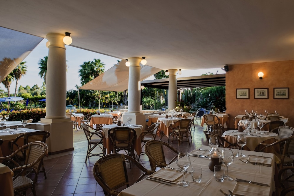 Lantana Resort Hotel and Apartments 51/68