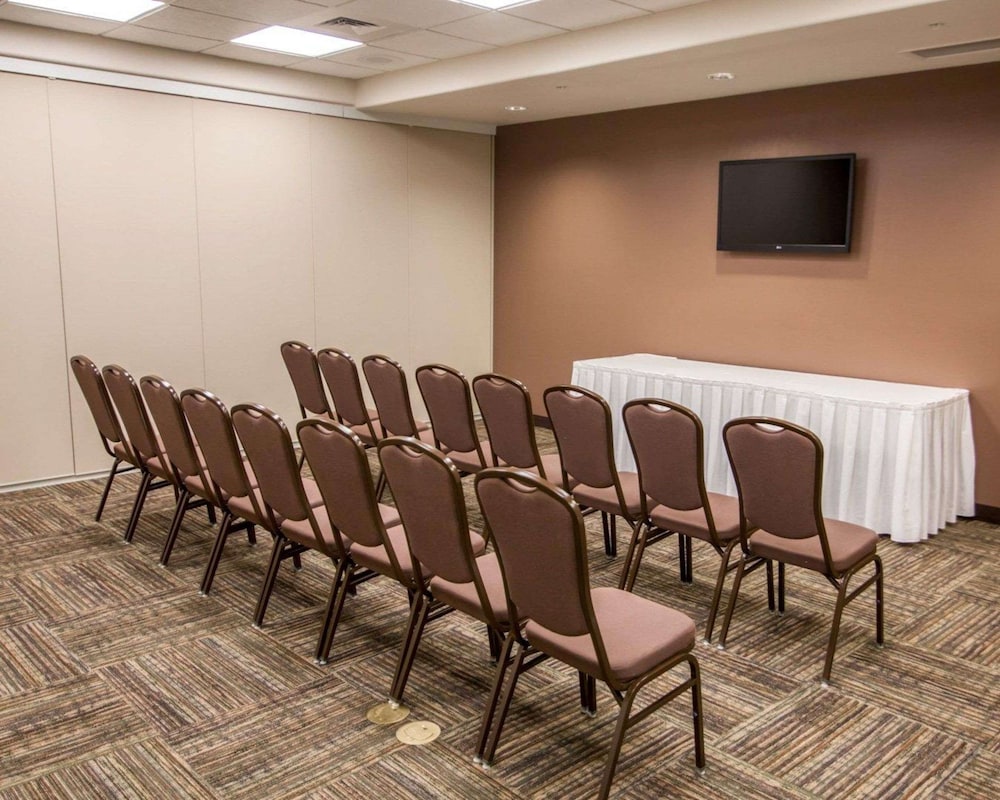 Sleep Inn & Suites & Conference Center Garden City KS 44/47