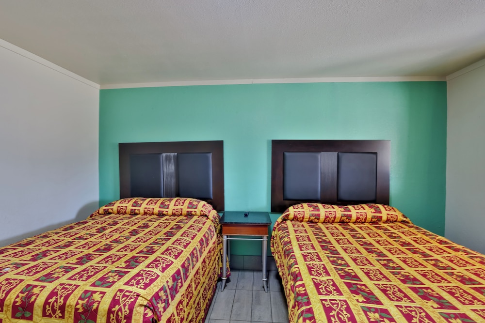 El Tejas Motel 4/20