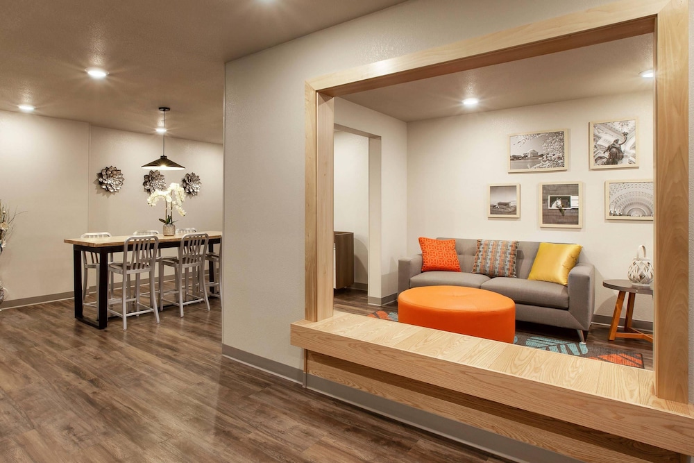 WoodSpring Suites Washington DC Northeast Greenbelt 14/24