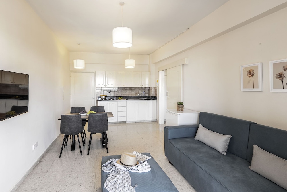 Stephanos Hotel Apartments 32/47