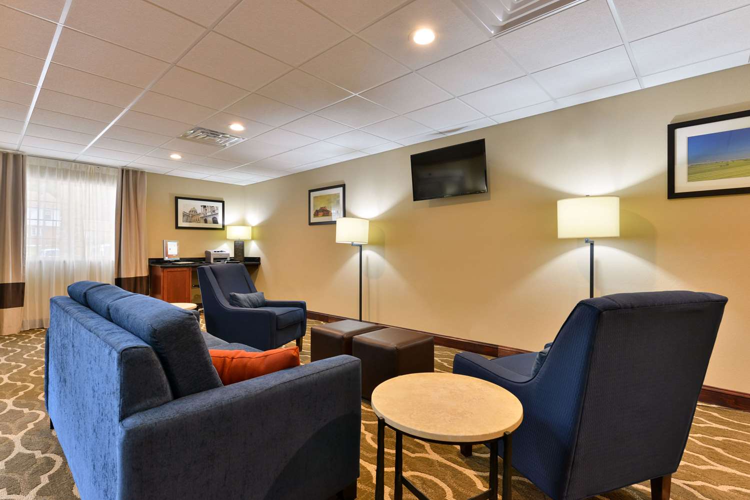 Days Inn & Suites by Wyndham Manheim Lebanon 17/26